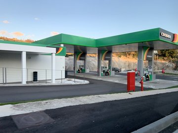 Compact petrol station with friendly staff at Crodux station in Osijek