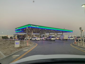Качественное топливо на заправках Emarat в ОАЭ