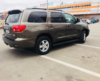 Petrol 5.7L engine of Toyota Sequoia Ii 2012 for rental in Tbilisi.