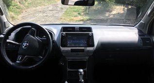Toyota Land Cruiser 200, Petrol car hire in Georgia