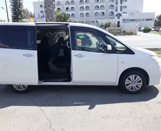 Прокат машины Nissan Serena №789 (Автомат) в Ларнаке, с двигателем 2,0л. Бензин ➤ Напрямую от Паникос на Кипре.