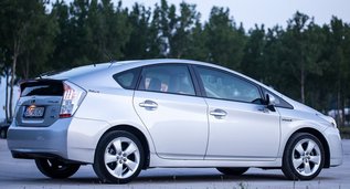 Cheap Toyota Prius, 1.8 litres for rent in  Montenegro
