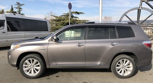 Cheap Toyota Highlander, 3.5 litres for rent in  Georgia