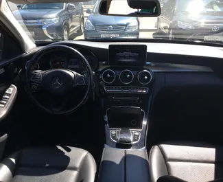 Mercedes-Benz C180 2016 для аренды в аэропорту Симферополя. Лимит пробега не ограничен.