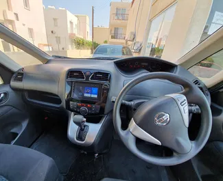 Прокат машины Nissan Serena №1508 (Автомат) в Пафосе, с двигателем 1,3л. Бензин ➤ Напрямую от Лиана на Кипре.