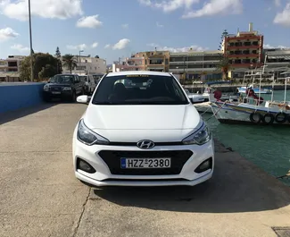 Арендуйте Hyundai i20 2020 в Греции. Топливо: Бензин. Мощность: 100 л.с. ➤ Стоимость от 34 EUR в сутки.