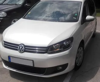 Car Hire Volkswagen Touran #1662 Automatic in Burgas, equipped with 1.6L engine ➤ From Nikolay in Bulgaria.
