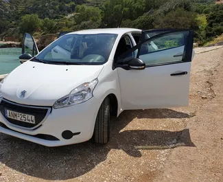 Салон Peugeot 208 для аренды в Греции. Отличный 5-местный автомобиль. ✓ Коробка Механика.