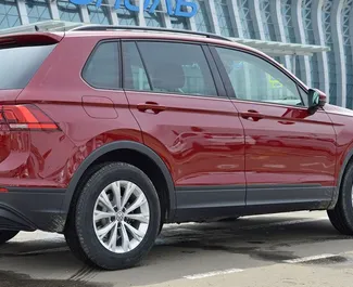 Прокат машины Volkswagen Tiguan №1799 (Автомат) в аэропорту Симферополя, с двигателем 1,4л. Бензин ➤ Напрямую от Вячеслав в Крыму.