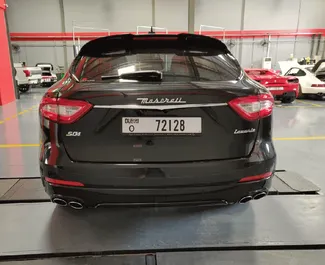 Арендуйте Maserati Levante S 2018 в ОАЭ. Топливо: Бензин. Мощность: 345 л.с. ➤ Стоимость от 1140 AED в сутки.