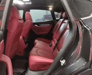 Maserati Levante S 2018 для аренды в Дубае. Лимит пробега 250 км/день.