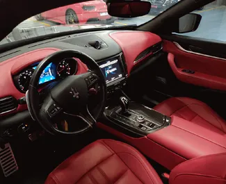 Двигатель Бензин 3,0 л. – Арендуйте Maserati Levante S в Дубае.