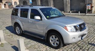 Cheap Nissan Pathfinder, 4.0 litres for rent in  Georgia