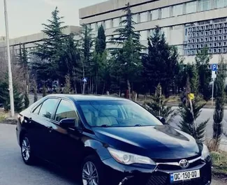 Двигатель Бензин 2,5 л. – Арендуйте Toyota Camry в Тбилиси.