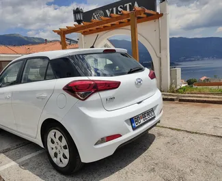 Арендуйте Hyundai i20 2018 в Черногории. Топливо: Бензин. Мощность: 74 л.с. ➤ Стоимость от 27 EUR в сутки.
