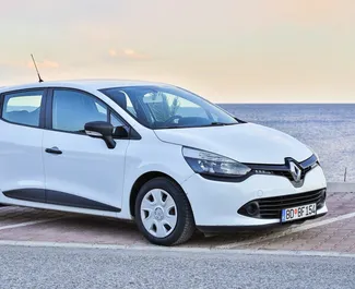 Front view of a rental Renault Clio 4 in Budva, Montenegro ✓ Car #1265. ✓ Manual TM ✓ 14 reviews.