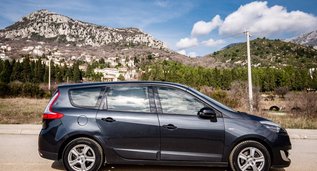 Rent a Renault Grand Scenic in Bar Montenegro