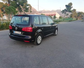 Volkswagen Touran, Automatic for rent in  Bar