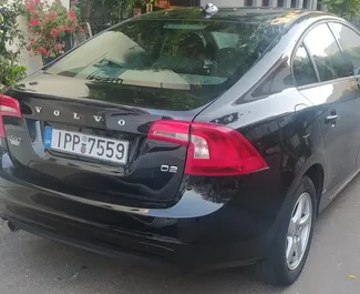Арендуйте Volvo S60 2015 в Греции. Топливо: Дизель. Мощность: 105 л.с. ➤ Стоимость от 113 EUR в сутки.