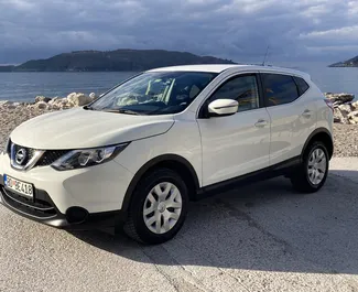 Front view of a rental Nissan Qashqai in Rafailovici, Montenegro ✓ Car #1198. ✓ Automatic TM ✓ 0 reviews.