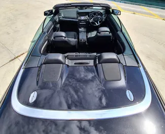 Арендуйте Mercedes-Benz E-Class Cabrio 2015 на Кипре. Топливо: Дизель. Мощность:  л.с. ➤ Стоимость от 81 EUR в сутки.