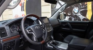 Cheap Toyota Land Cruiser, 4.0 litres for rent in  Azerbaijan