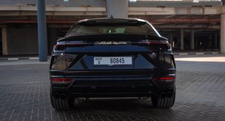 Lamborghini Urus, Petrol car hire in UAE