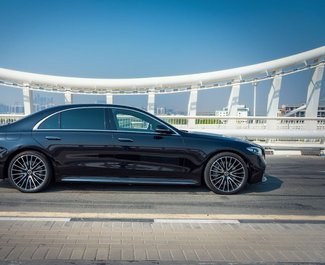 Mercedes-Benz S500, Petrol car hire in UAE