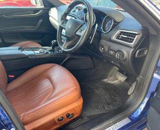 Недорогой Maserati Ghibli, 3.0 литров для аренды в  Кипр