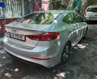 Арендуйте Hyundai Elantra 2017 в Грузии. Топливо: Бензин. Мощность: 147 л.с. ➤ Стоимость от 105 GEL в сутки.
