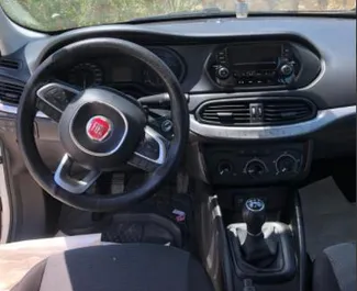 Арендуйте Fiat Egea Multijet 2019 в Турции. Топливо: Дизель. Мощность: 90 л.с. ➤ Стоимость от 18 USD в сутки.