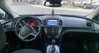 Недорогой Opel Insignia Combi, 2.0 литров для аренды в  Черногория