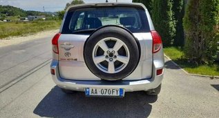 Toyota Rav4, Diesel car hire in Albania