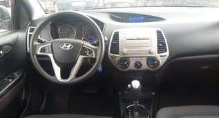 Hyundai i20, Automatic for rent in  Tirana