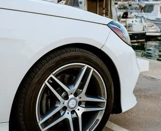 Mercedes-Benz E350 AMG – автомобиль категории Премиум, Люкс напрокат в Испании ✓ Депозит 800 EUR ✓ Страхование: ОСАГО, Супер КАСКО.