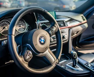 BMW 328i Xdrive Performance 2016 для аренды в Барселоне. Лимит пробега 100 км/день.