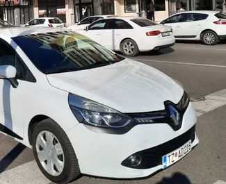 Front view of a rental Renault Clio 4 in Budva, Montenegro ✓ Car #5223. ✓ Manual TM ✓ 1 reviews.