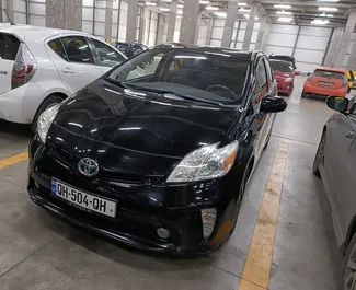 Автопрокат Toyota Prius в Тбилиси, Грузия ✓ №5390. ✓ Автомат КП ✓ Отзывов: 7.