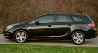 Opel Astra, Manual for rent in  Podgorica