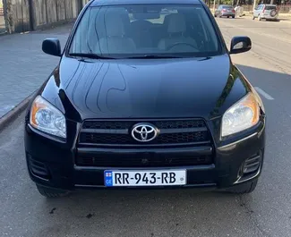 Прокат машины Toyota Rav4 №5420 (Автомат) в Кутаиси, с двигателем 2,5л. Бензин ➤ Напрямую от Наили в Грузии.