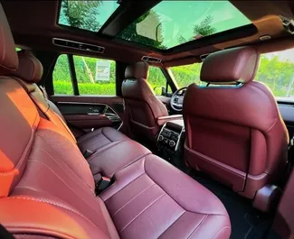 Interior of Range Rover Vogue for hire in the UAE. A Great 5-seater car with a Automatic transmission.