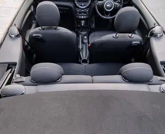Mini Cooper Cabrio 2019 для аренды в Лимассоле. Лимит пробега не ограничен.