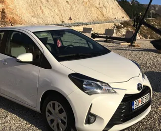 Прокат машины Toyota Yaris №1689 (Автомат) в Рафаиловичах, с двигателем 1,5л. Бензин ➤ Напрямую от Никола в Черногории.