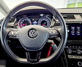Volkswagen Touran 2018 – прокат от собственников в Праге (Чехия).