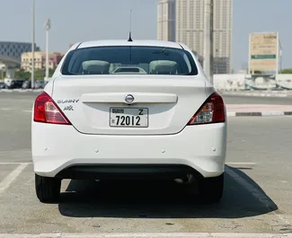 Двигатель Бензин 1,5 л. – Арендуйте Nissan Sunny в Дубае.