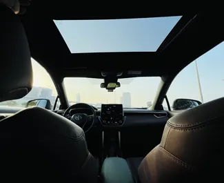 Toyota Corolla Cross 2023 – прокат от собственников в Дубае (ОАЭ).