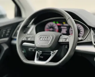 Салон Audi Q5 для аренды в ОАЭ. Отличный 5-местный автомобиль. ✓ Коробка Автомат.