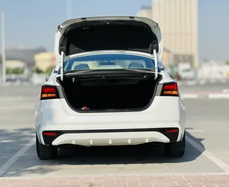 Nissan Altima – автомобиль категории Комфорт, Премиум напрокат в ОАЭ ✓ Без депозита ✓ Страхование: ОСАГО, Полное КАСКО, Молодой.