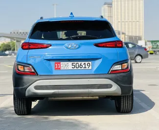 Арендуйте Hyundai Kona 2021 в ОАЭ. Топливо: Бензин. Мощность: 185 л.с. ➤ Стоимость от 100 AED в сутки.