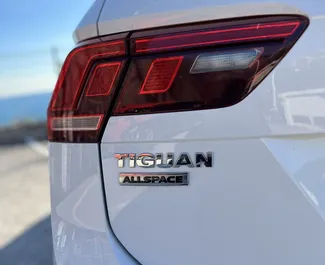Арендуйте Volkswagen Tiguan 2019 в Черногории. Топливо: Дизель. Мощность: 150 л.с. ➤ Стоимость от 50 EUR в сутки.